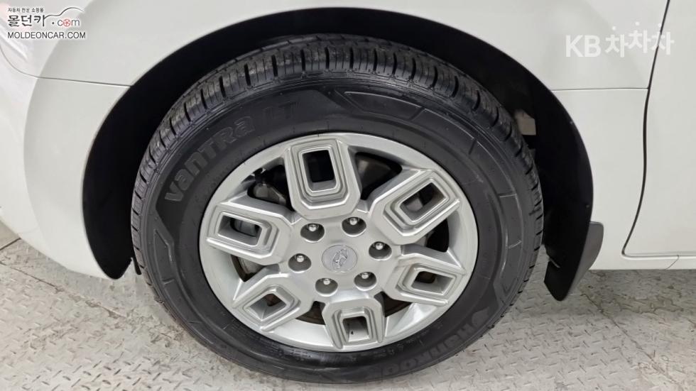 Hyundai Staria — miniaturë 6