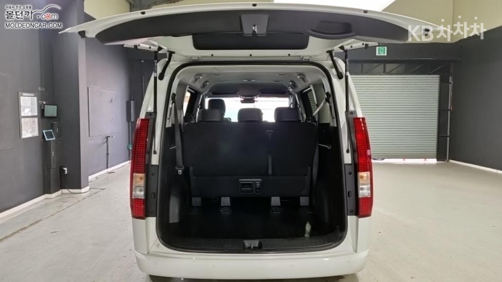 Hyundai Staria — miniaturë 18
