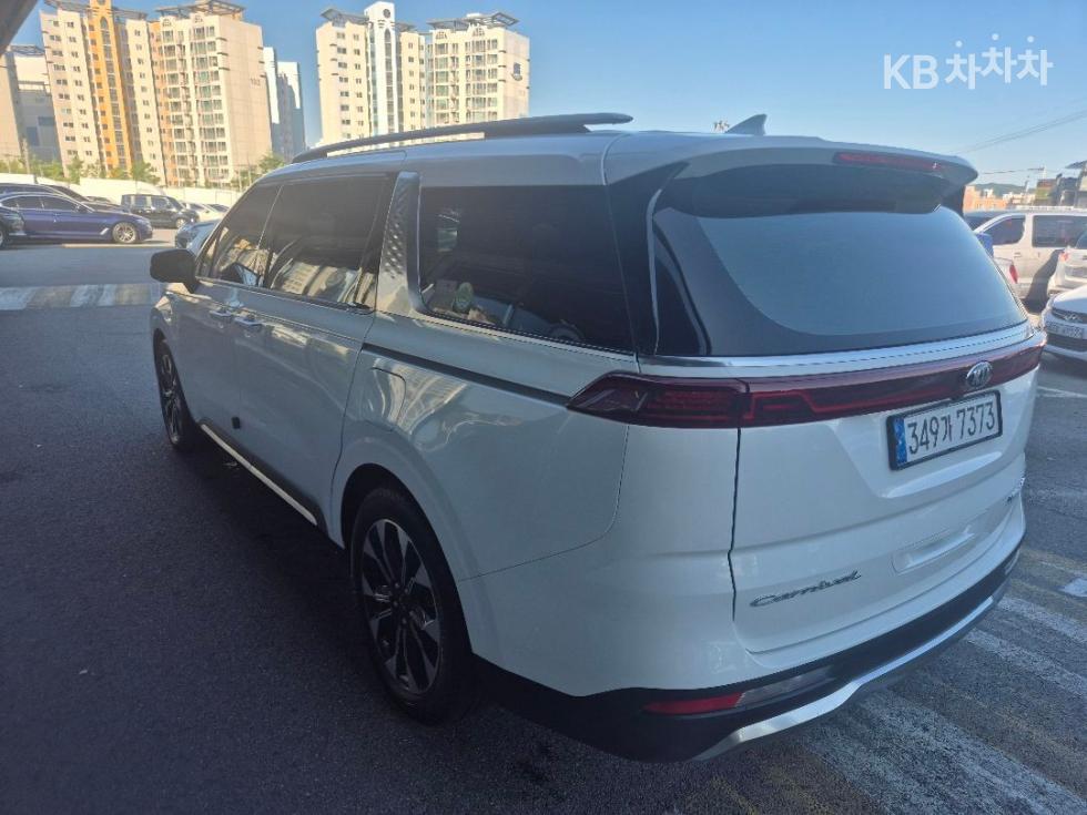 Kia Carnival — miniaturë 6