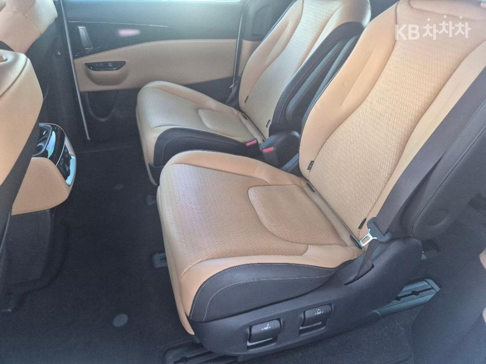 Kia Carnival — miniaturë 19