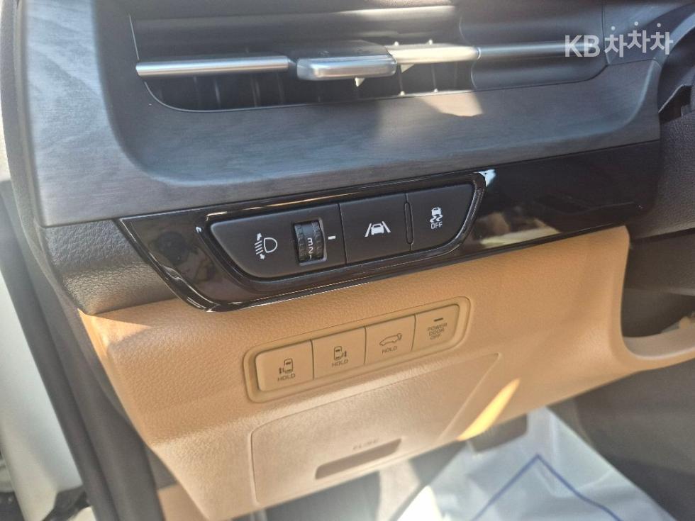 Kia Carnival — miniaturë 25