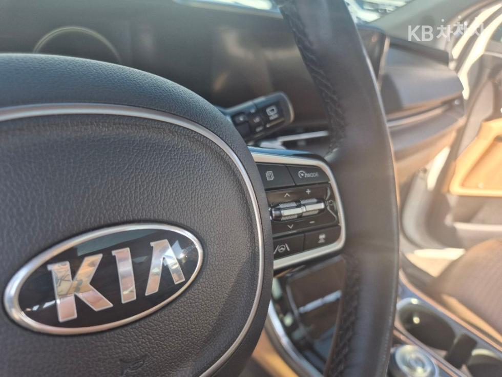 Kia Carnival — miniaturë 26