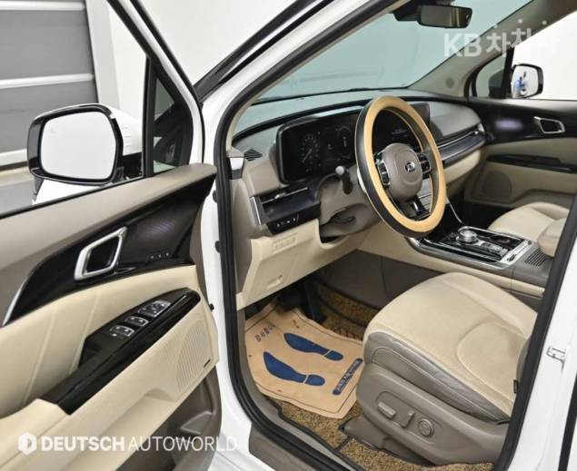Kia Carnival — miniaturë 7