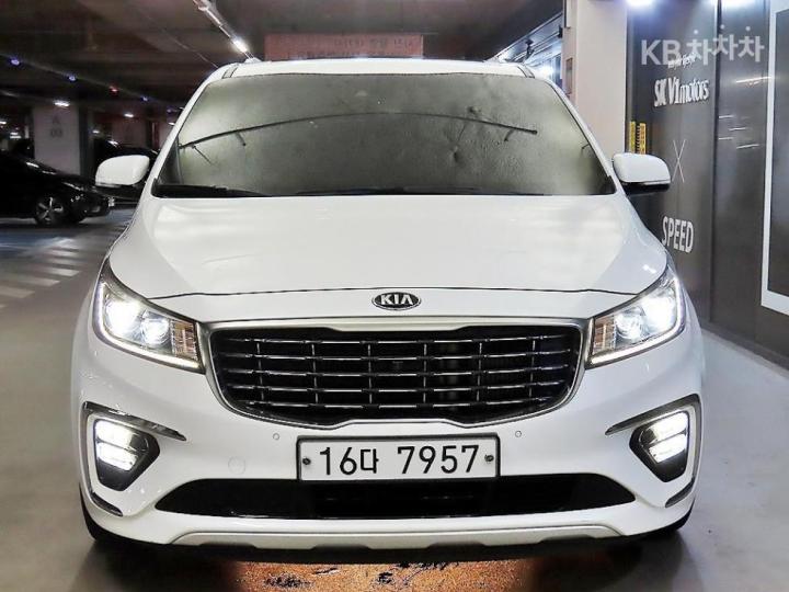 Kia Carnival — miniaturë 2