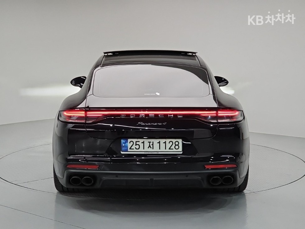 Porsche Panamera — miniaturë 3