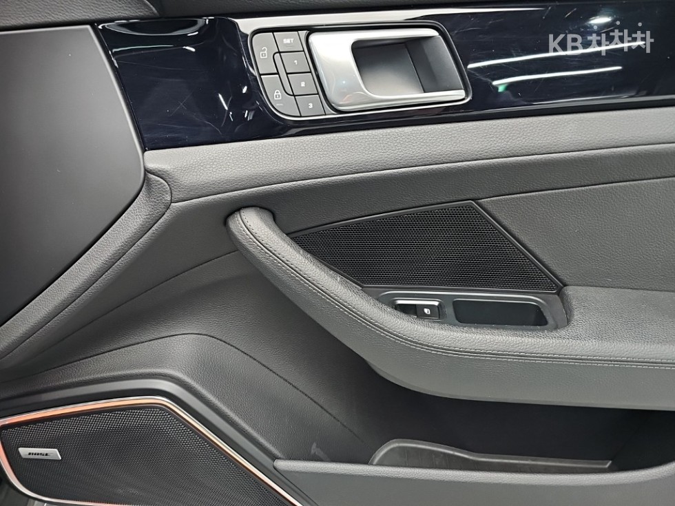 Porsche Panamera — miniaturë 23