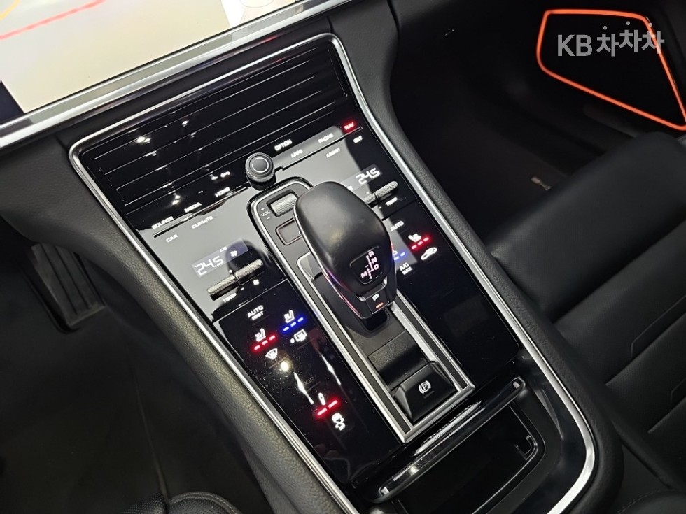 Porsche Panamera — miniaturë 17