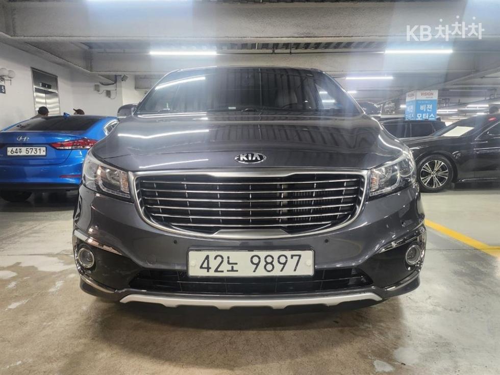 Kia Carnival 9인승 2.2 디젤 — foto 1