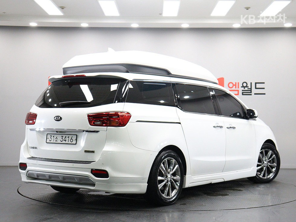 Kia Carnival — miniaturë 3
