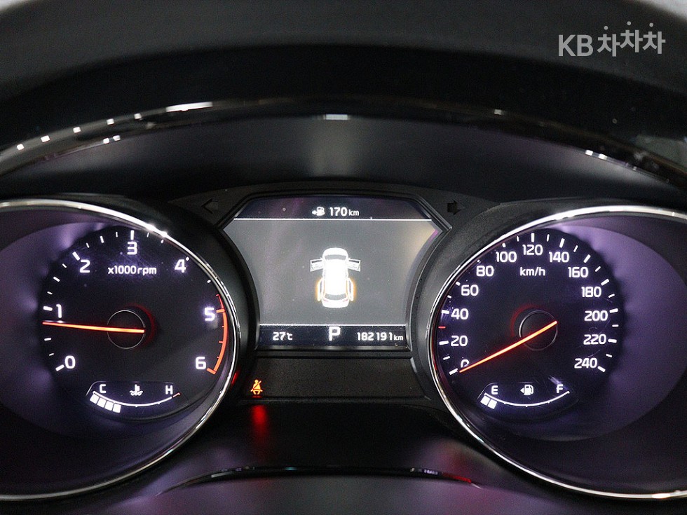 Kia Carnival — miniaturë 6