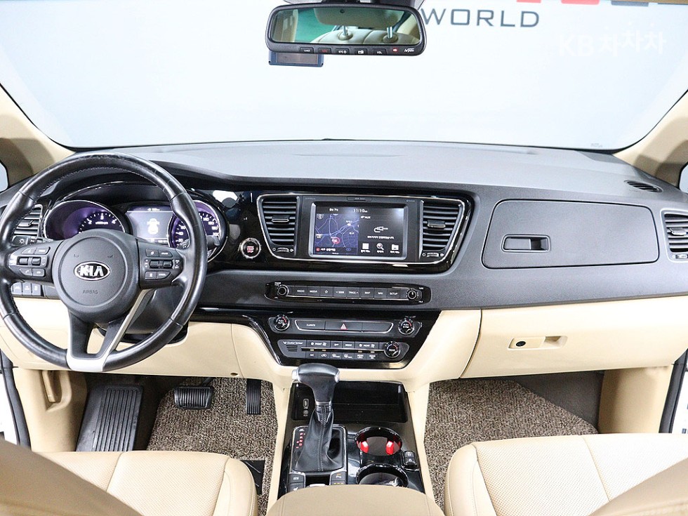 Kia Carnival — miniaturë 12