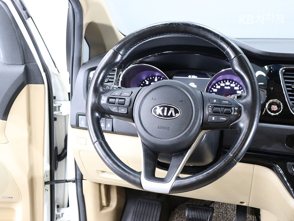 Kia Carnival — miniaturë 13