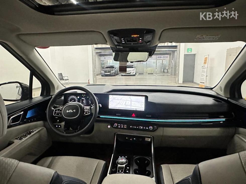 Kia Carnival — miniaturë 9