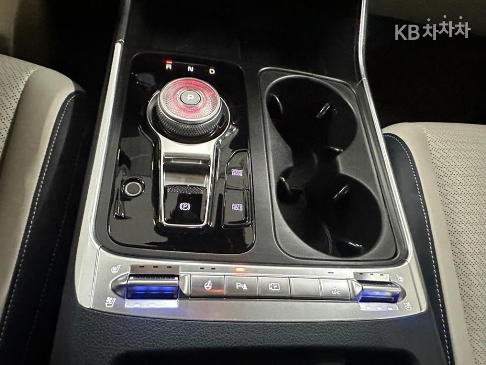 Kia Carnival — miniaturë 14