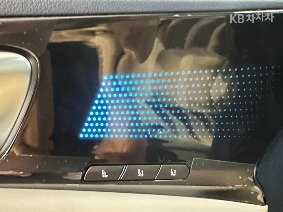 Kia Carnival — miniaturë 18