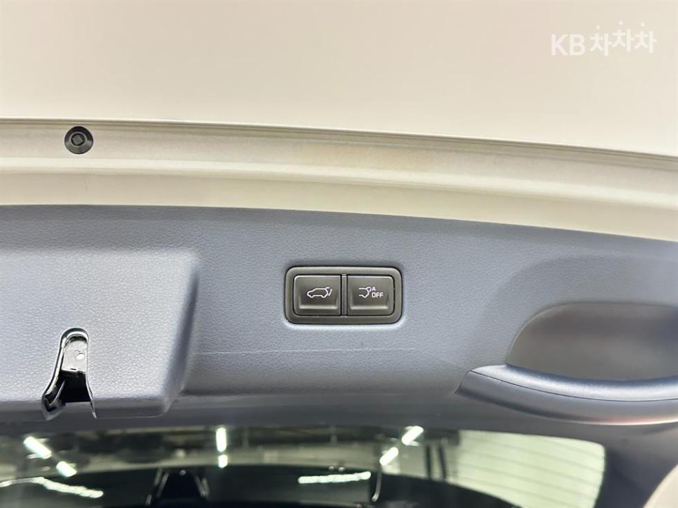 Kia Carnival — miniaturë 19