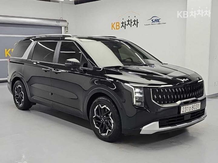 Kia Carnival — miniaturë 4