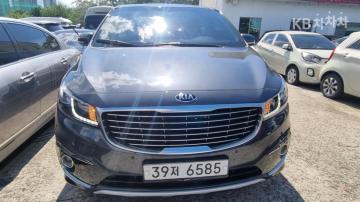 Kia Carnival 9  seats 2.2  diesel  prestige — foto 1