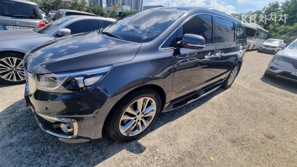 Kia Carnival — miniaturë 3