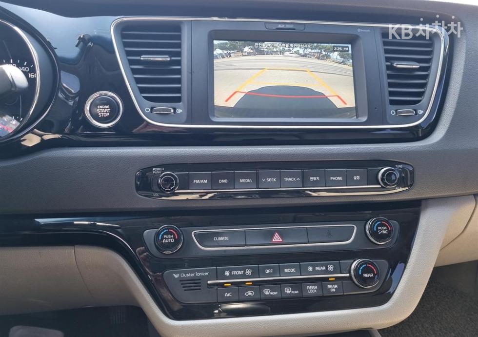 Kia Carnival — miniaturë 16