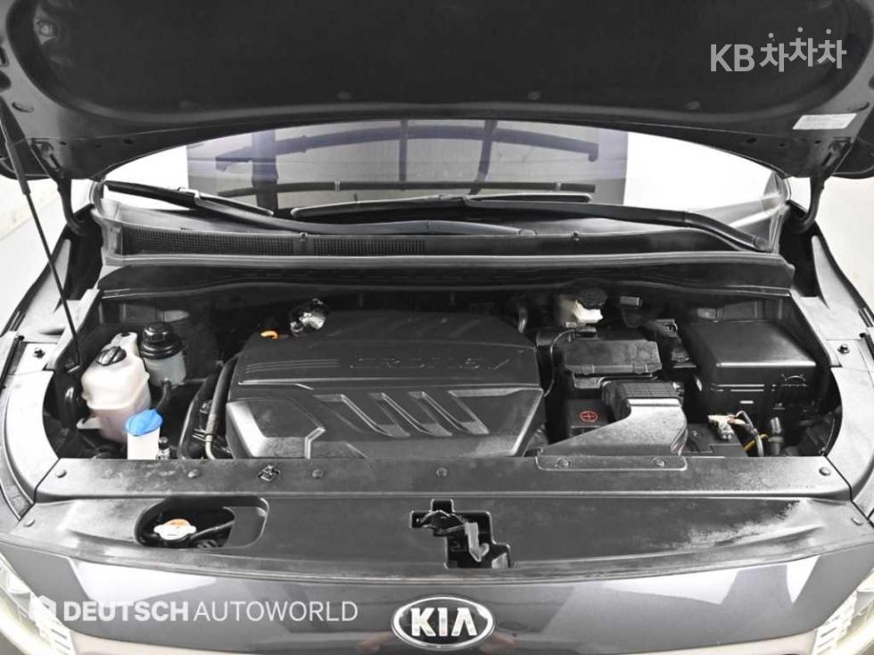 Kia Carnival — miniaturë 6