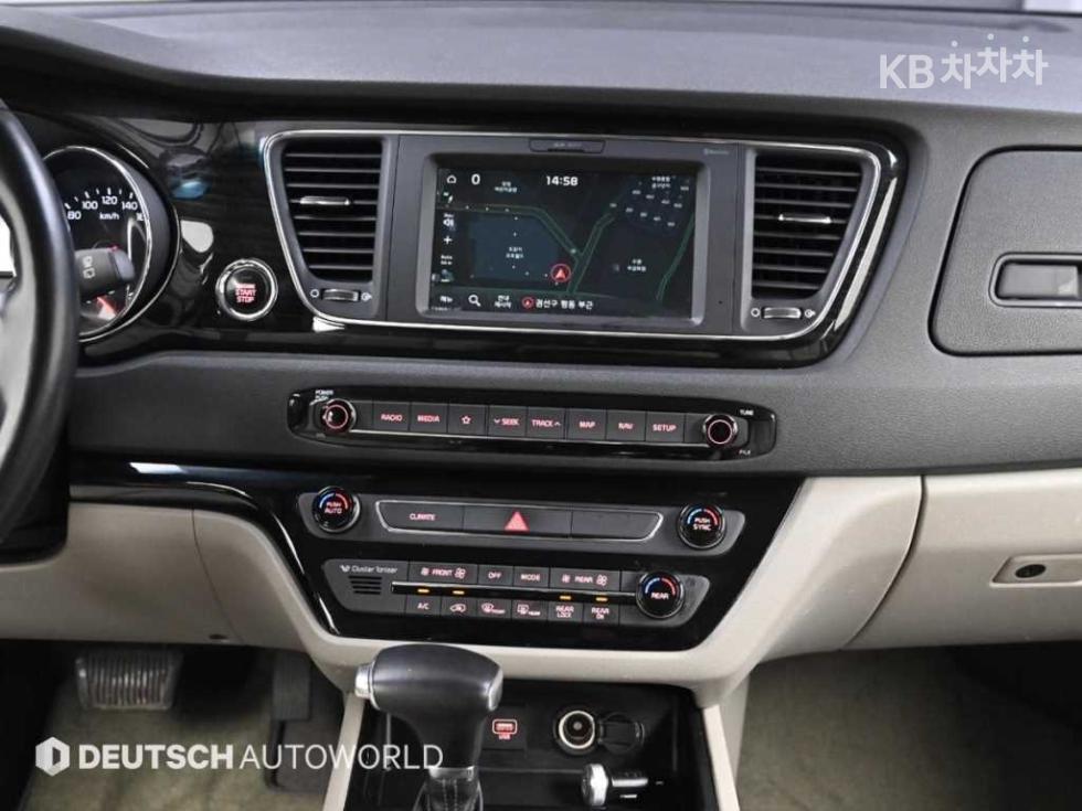 Kia Carnival — miniaturë 14