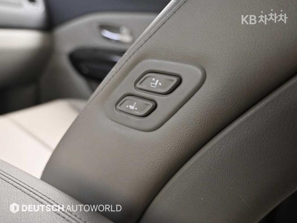 Kia Carnival — miniaturë 17