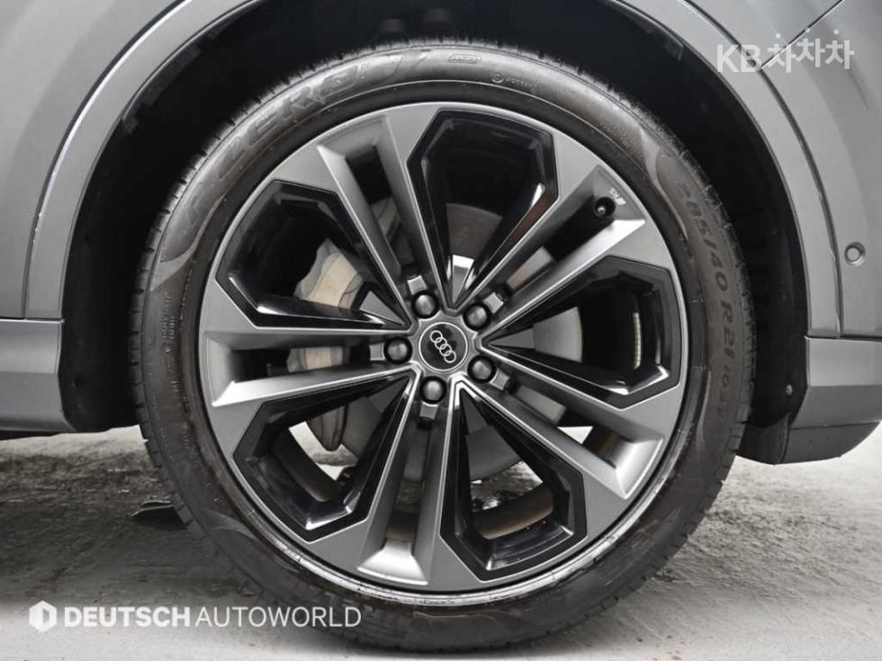 Audi Q7 — miniaturë 5
