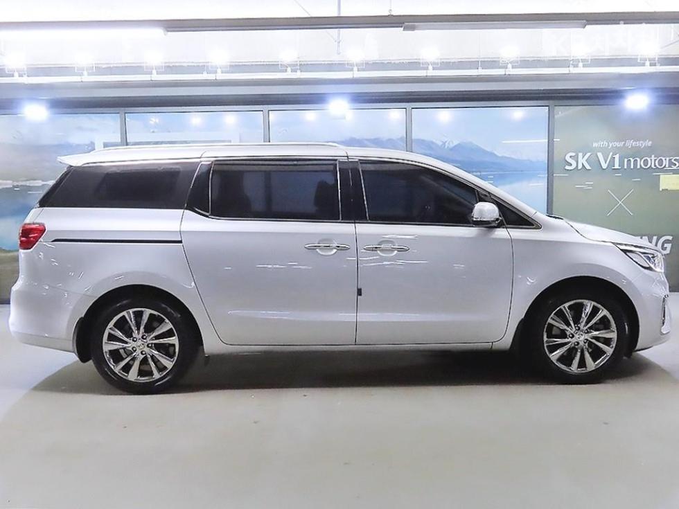 Kia Carnival — miniaturë 3