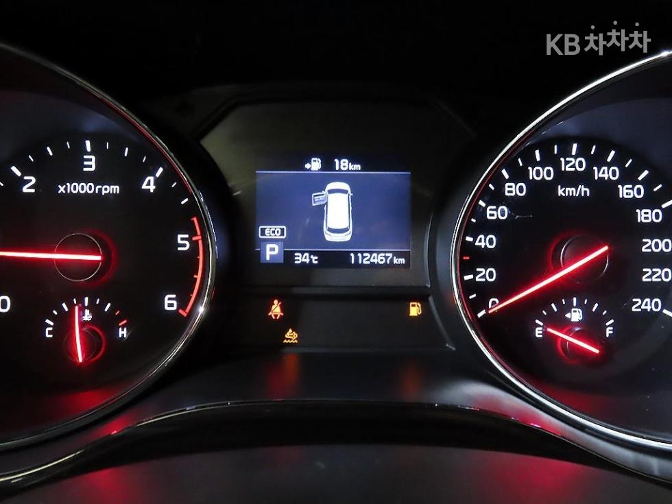 Kia Carnival — miniaturë 9