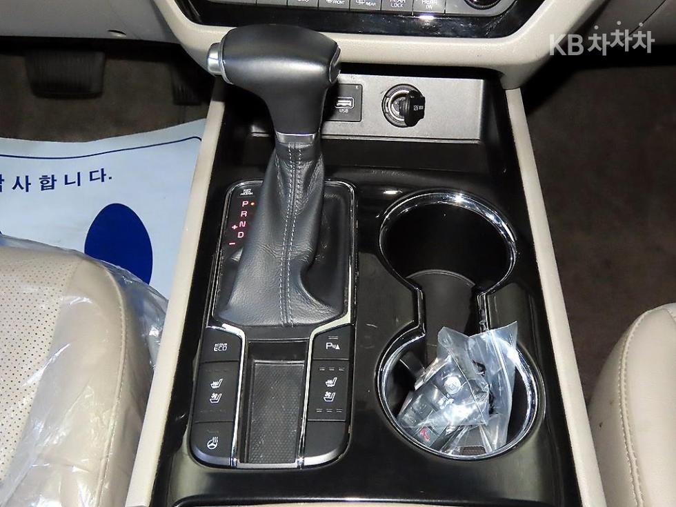 Kia Carnival — miniaturë 12