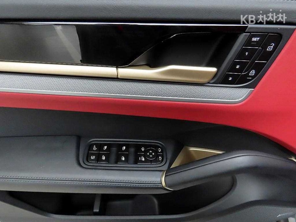 Porsche Cayenne — miniaturë 11