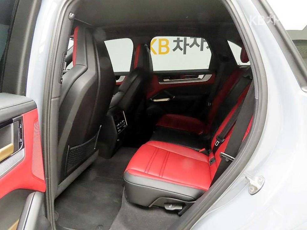 Porsche Cayenne — miniaturë 14