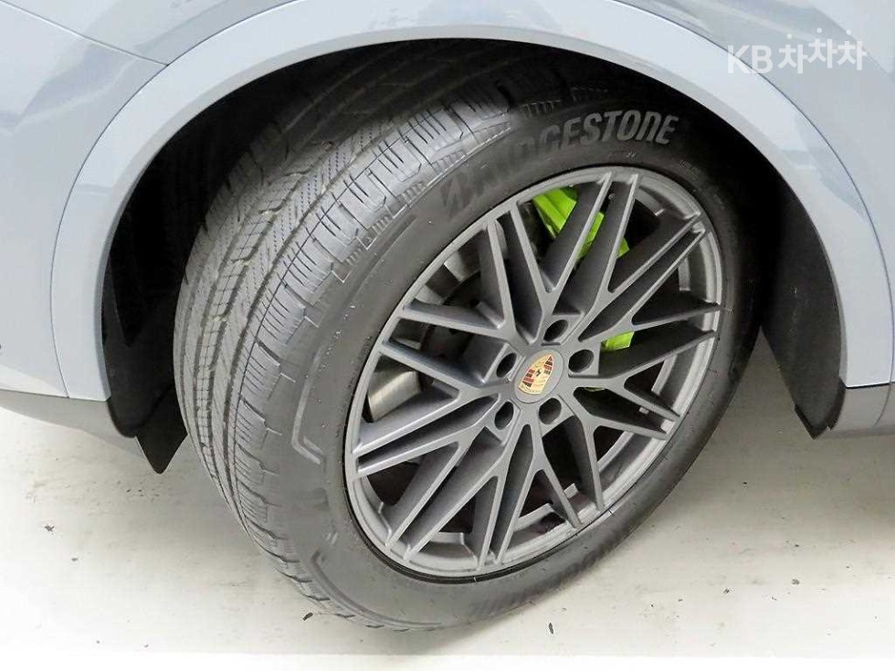 Porsche Cayenne — miniaturë 19