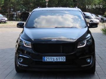 Kia Carnival 9-seater Noblesse — foto 1
