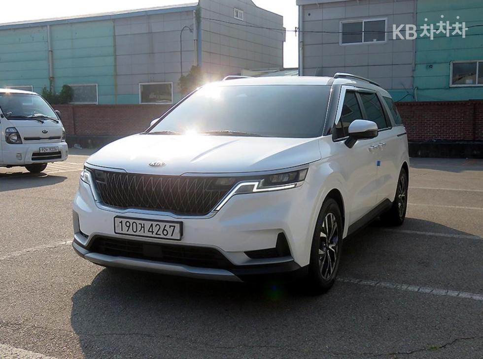 Kia Carnival — miniaturë 2