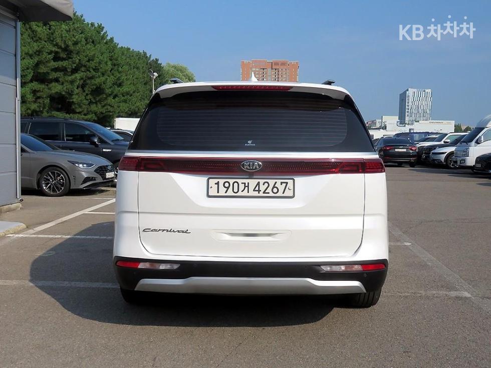 Kia Carnival — miniaturë 3