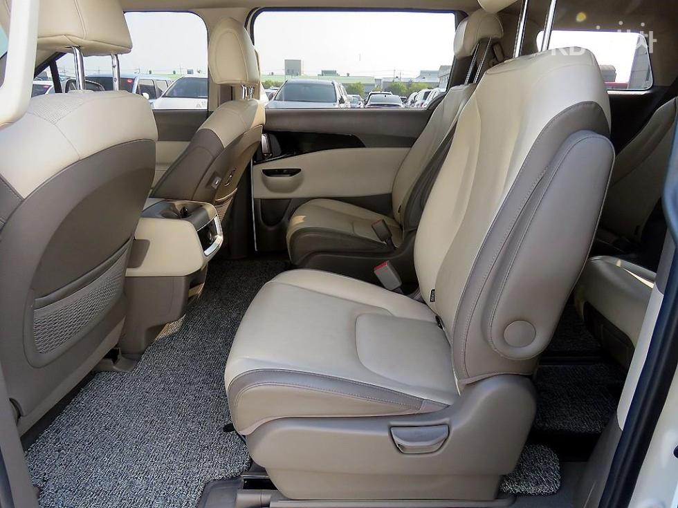 Kia Carnival — miniaturë 7