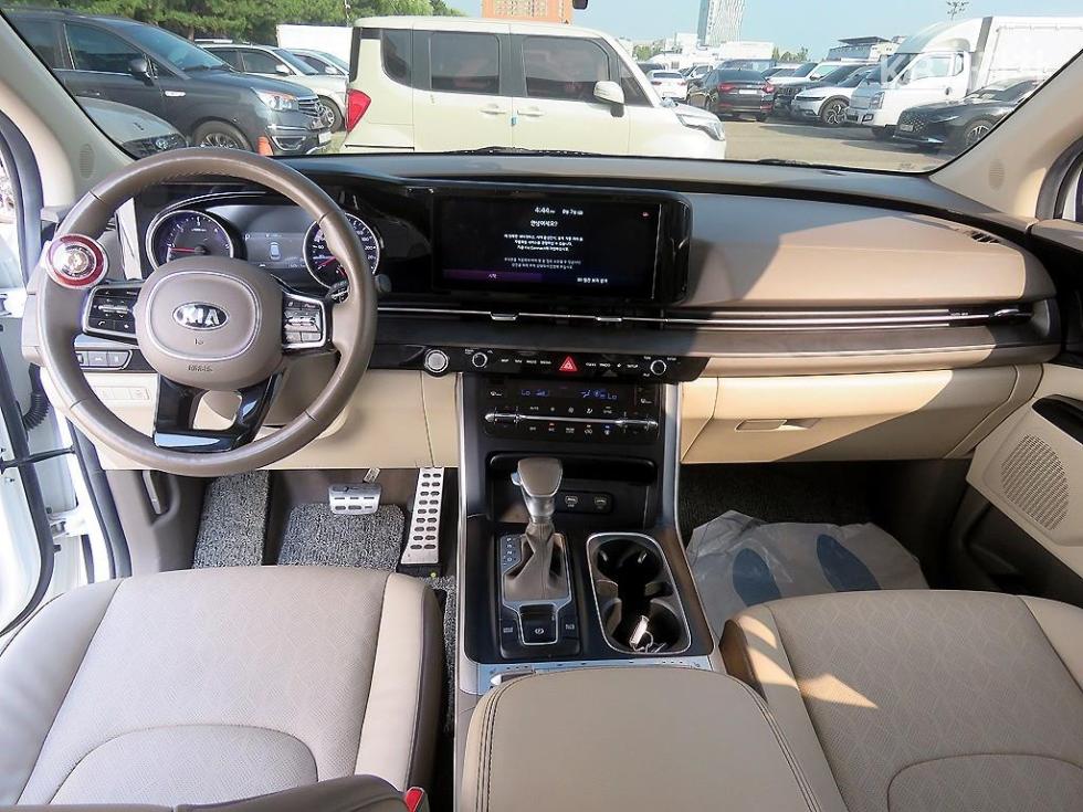 Kia Carnival — miniaturë 8