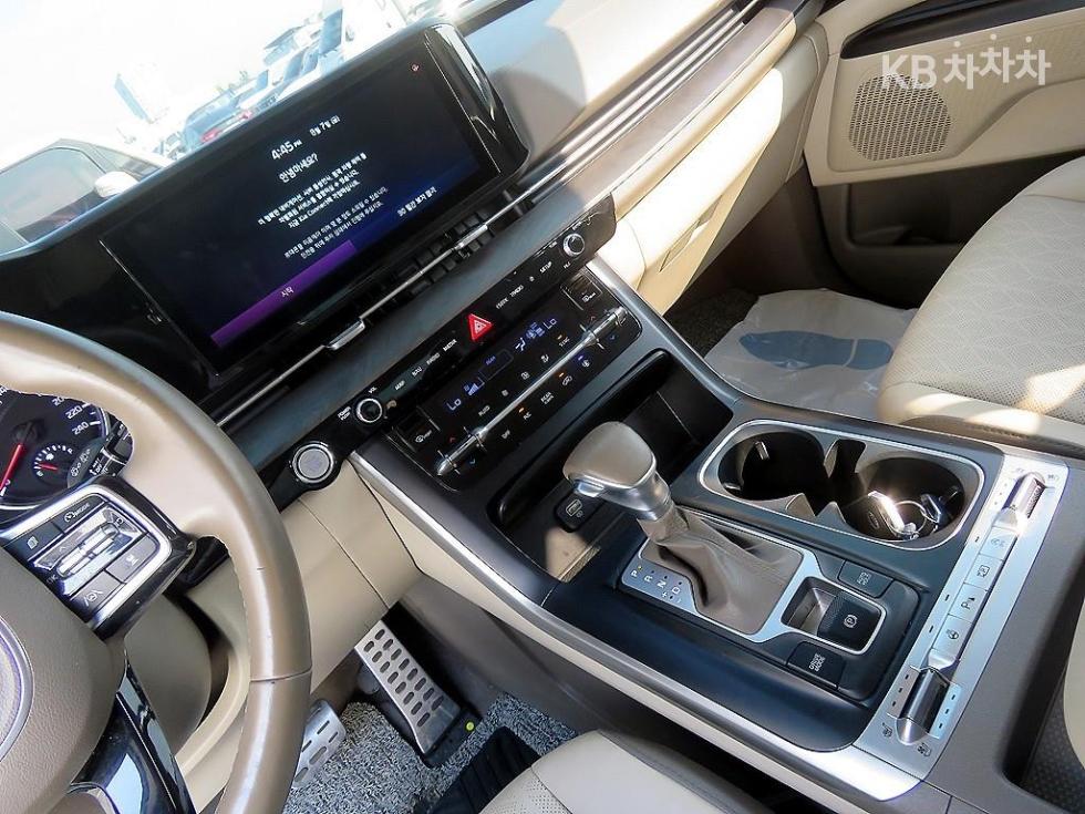 Kia Carnival — miniaturë 13