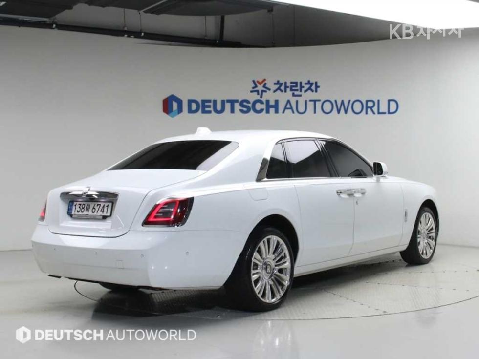 Rolls-Royce Ghost — miniaturë 2