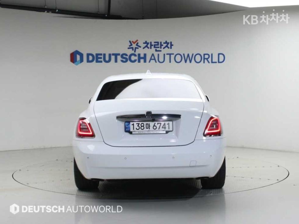 Rolls-Royce Ghost — miniaturë 4