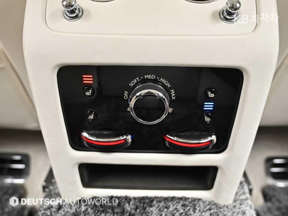 Rolls-Royce Ghost — miniaturë 16