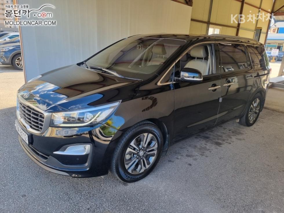 Kia Carnival — miniaturë 2
