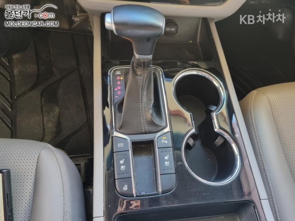 Kia Carnival — miniaturë 12