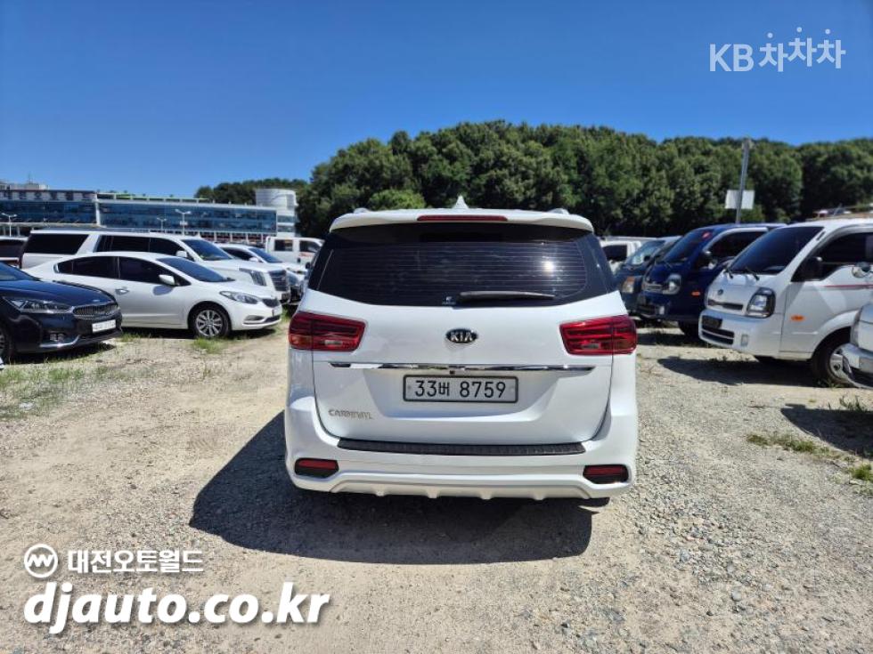 Kia Carnival — miniaturë 4