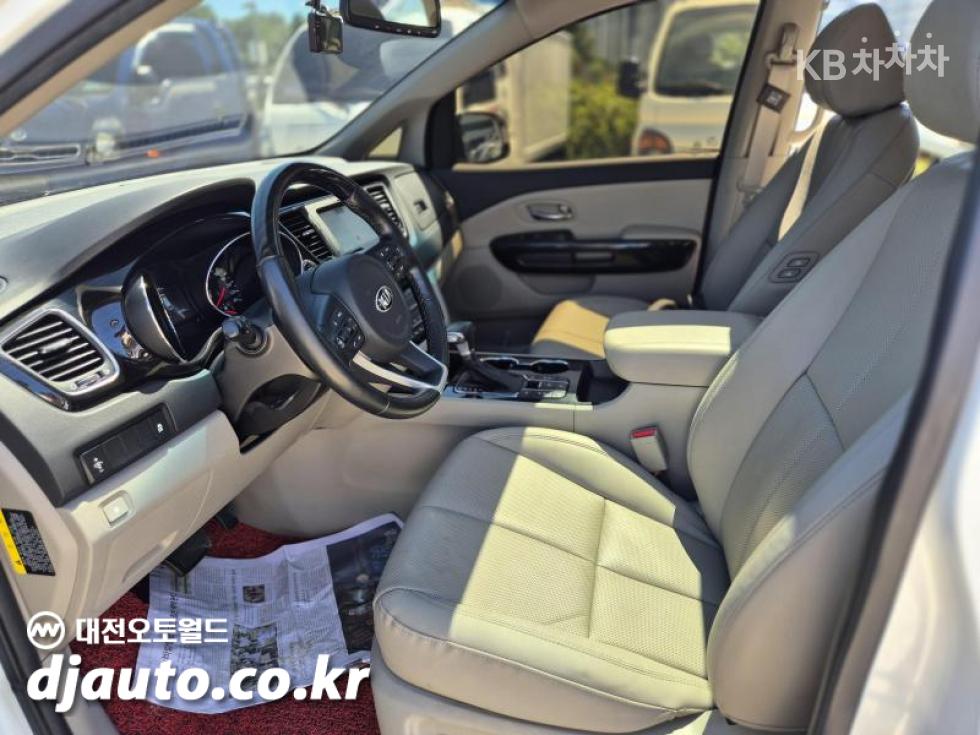 Kia Carnival — miniaturë 13