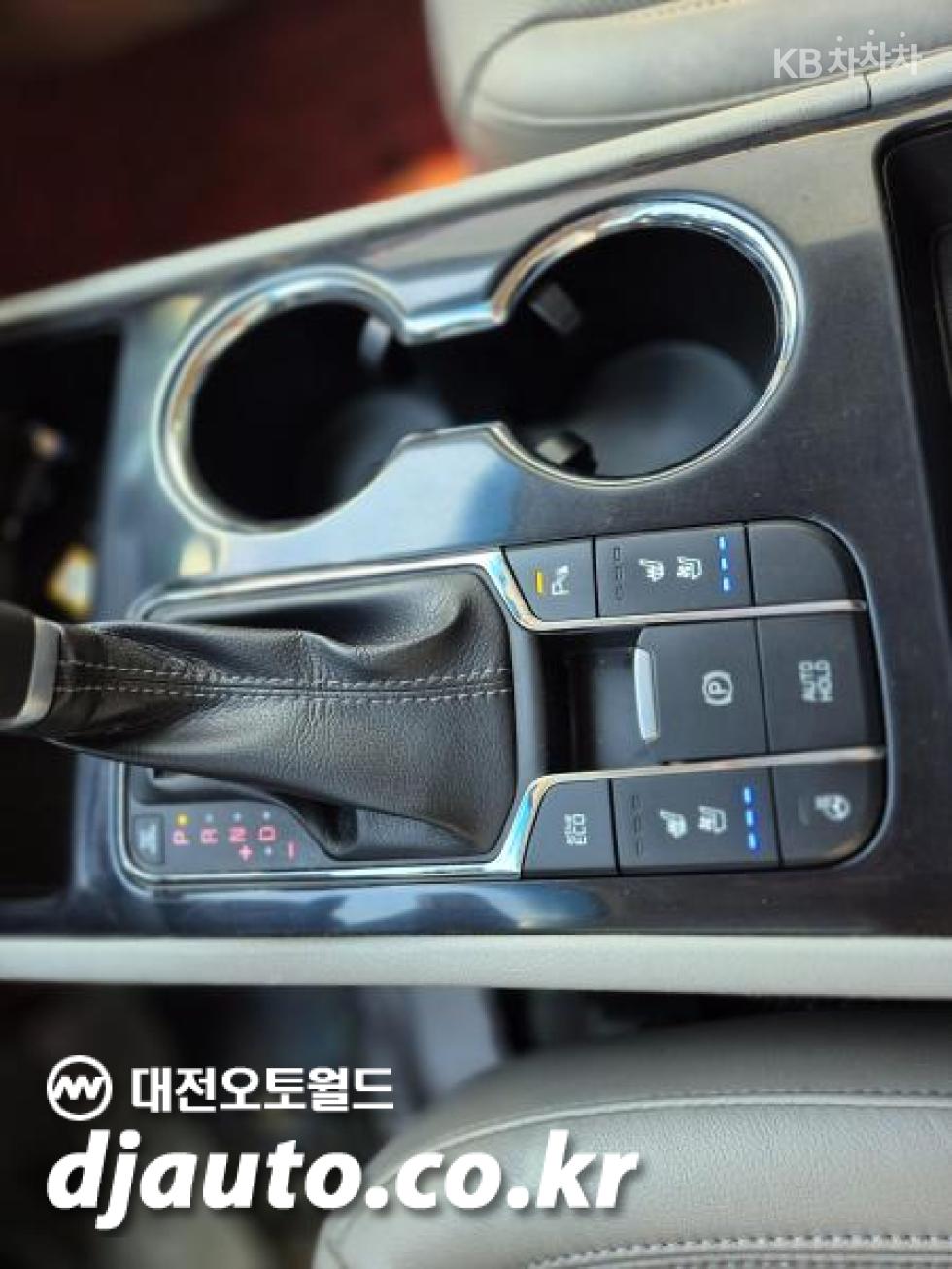 Kia Carnival — miniaturë 14