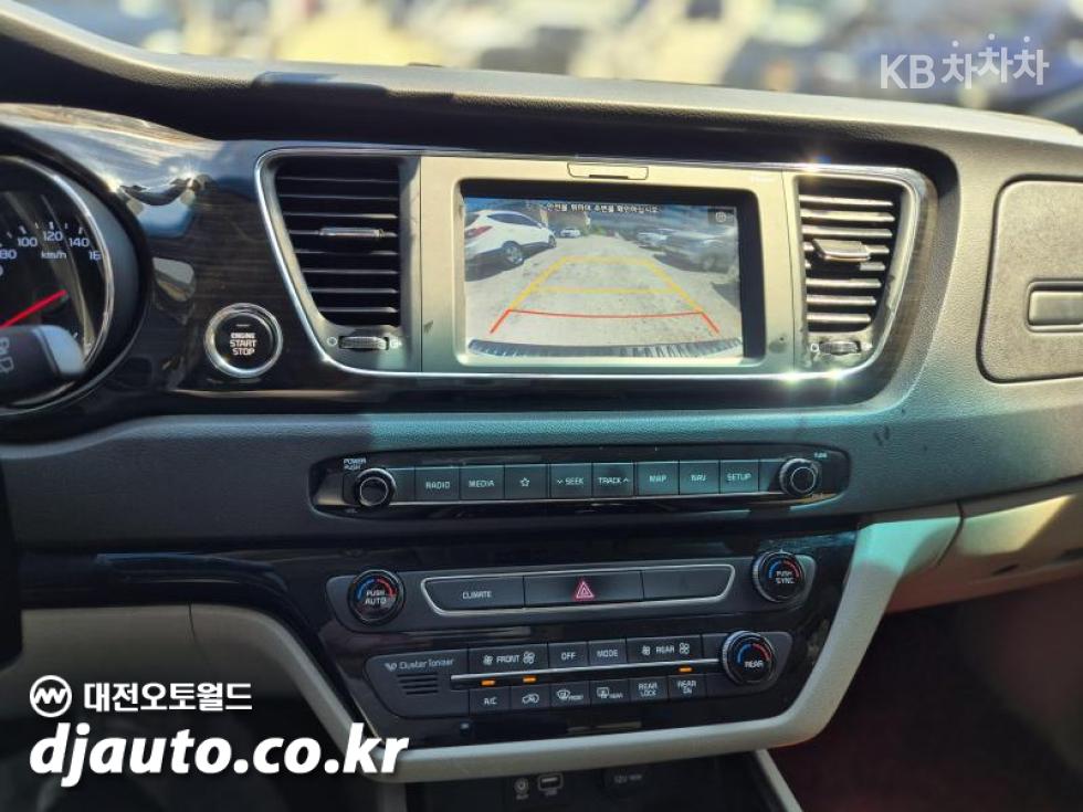 Kia Carnival — miniaturë 15