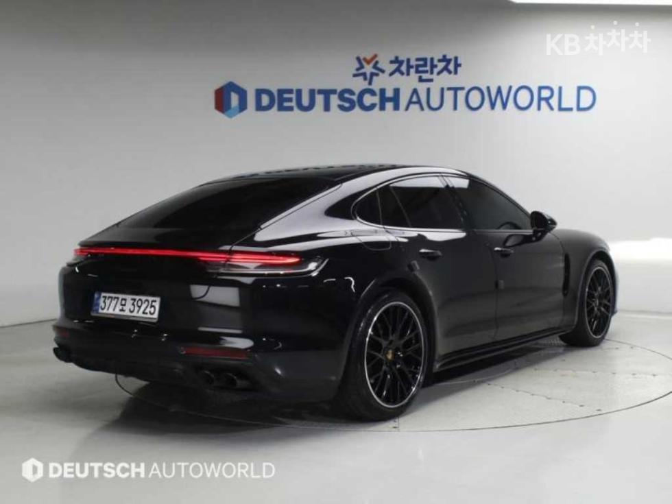 Porsche Panamera — miniaturë 2